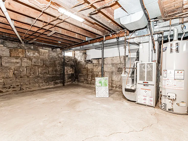 118 E Pine St — Photo 20
