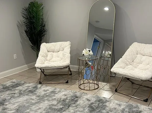 560 Doloro Dr, Morrisville, PA 19067