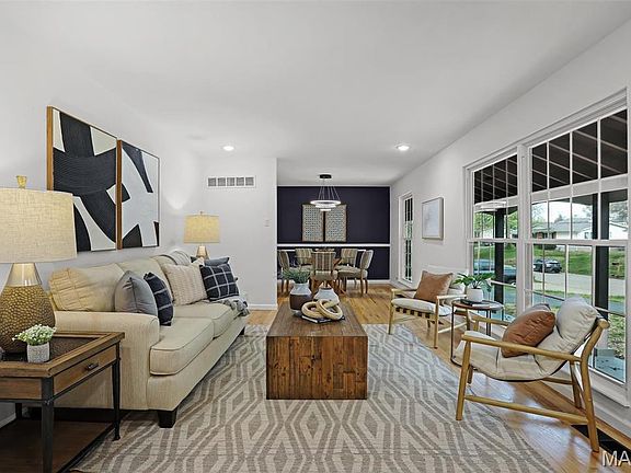 3rd image of 12146 Lake Constance Dr