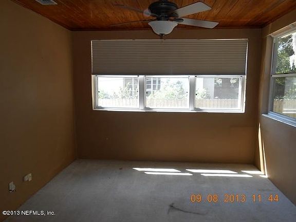 4th image of 6326 Mercer Cir W