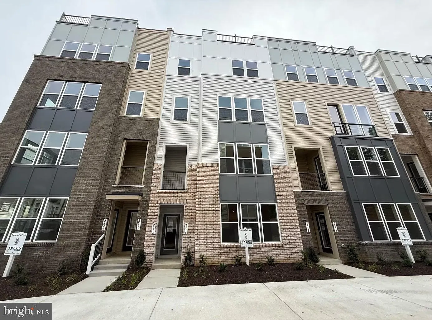 2516 Neabsco Common Pl photo 1
