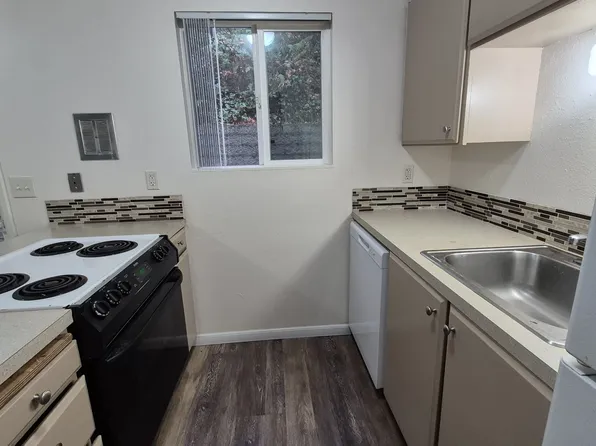 3350 SW Beaverton Hillsdale Hwy, Portland, OR 97239