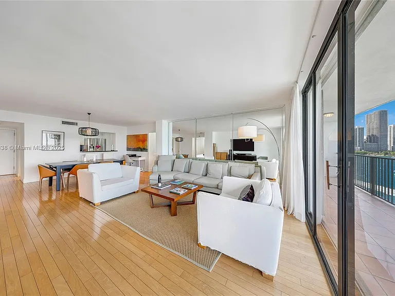 801 N Venetian Dr #903 — Photo 5