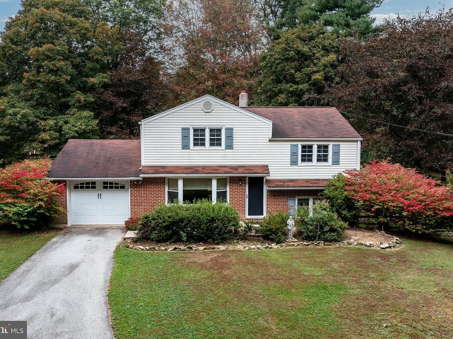 1042 Hopewell Rd, Downingtown, PA 19335 | Zillow