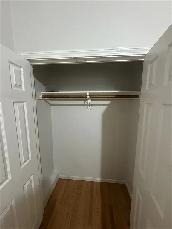 3 bed, 1.5 bath, 1100 sqft, $3,200 — Photo 4