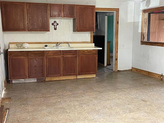 4th image of 417 E Ross Ave