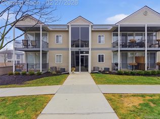 301 N Eton St APT B, Birmingham, MI 48009