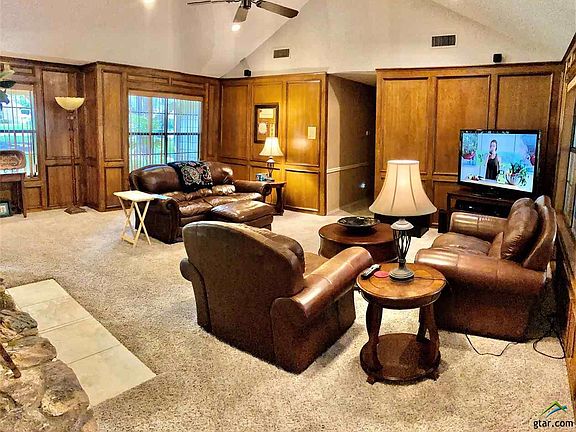 5th image of 372 Royal Cir