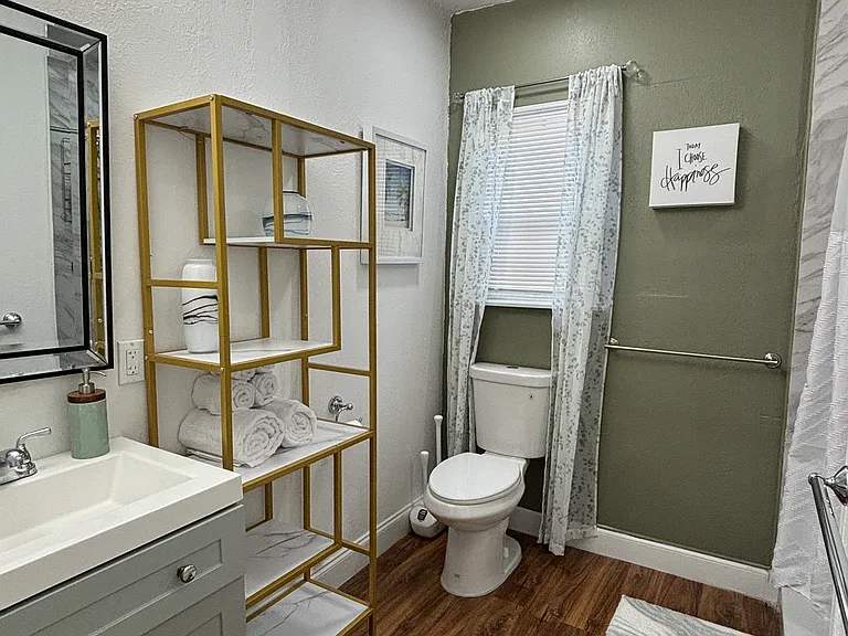 402 Hillside Ave #402 — Photo 9