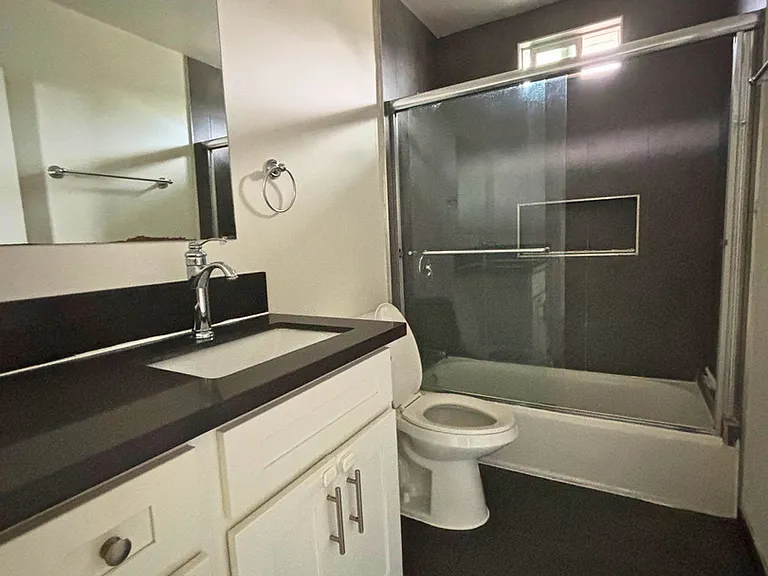 4020 Stevely Ave — Photo 15