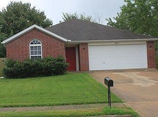 2409 SW Choctaw St, Bentonville, AR 72712