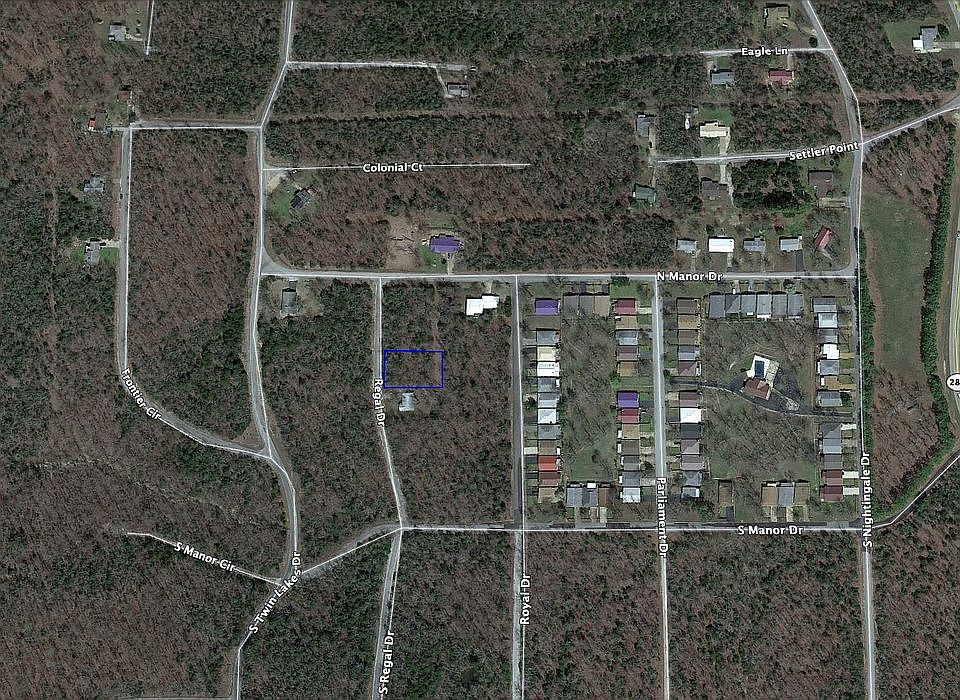 2nd image of 204 Regal Ln