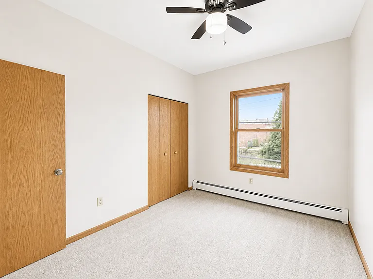 Emerson Manor Flats — Photo 27