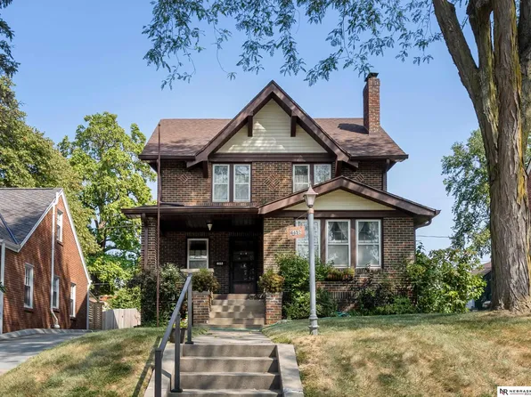 4452 Woolworth Ave, Omaha, NE 68105