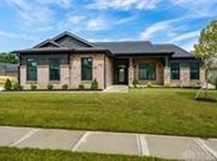 9326 Rochelle Ln, Centerville, OH 45458