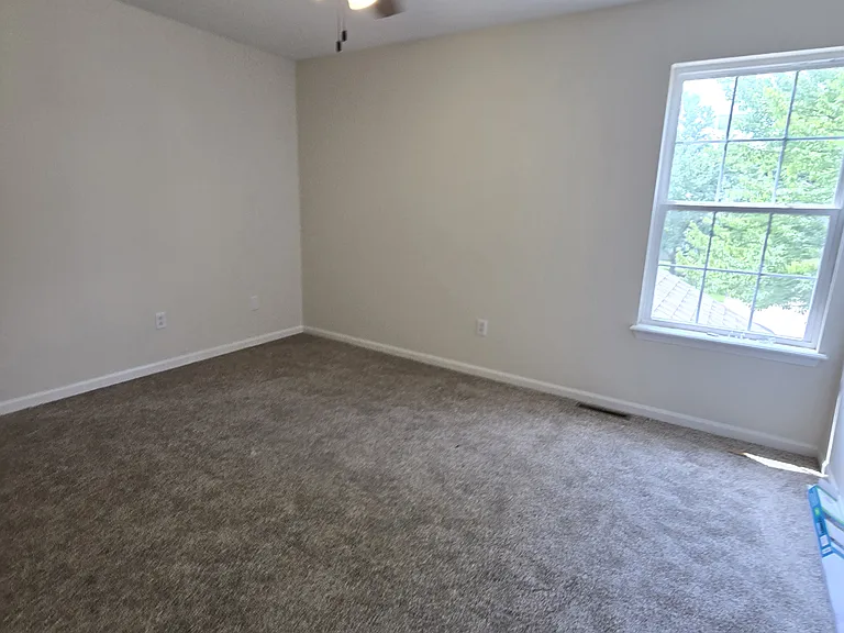 303 Dorothy Dean Dr — Photo 8