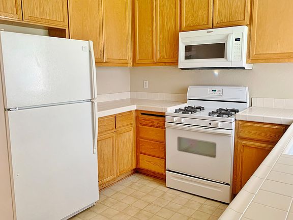 2nd image of 520 Las Palmas Dr #C