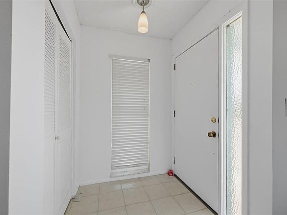 4th image of 2722 SHERBROOKE LANE #D