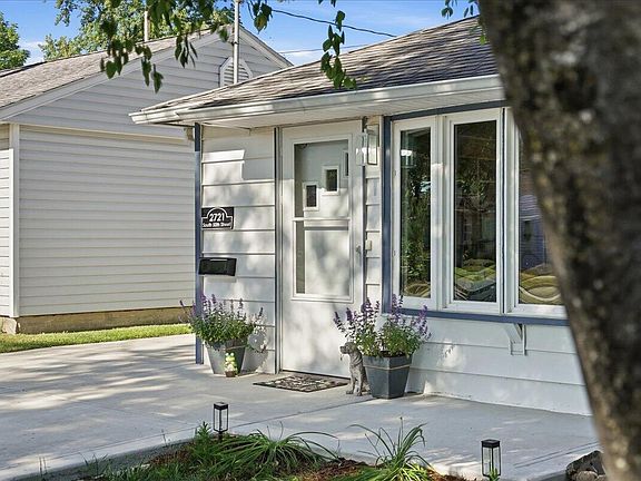 3rd image of 2721 S 50th STREET