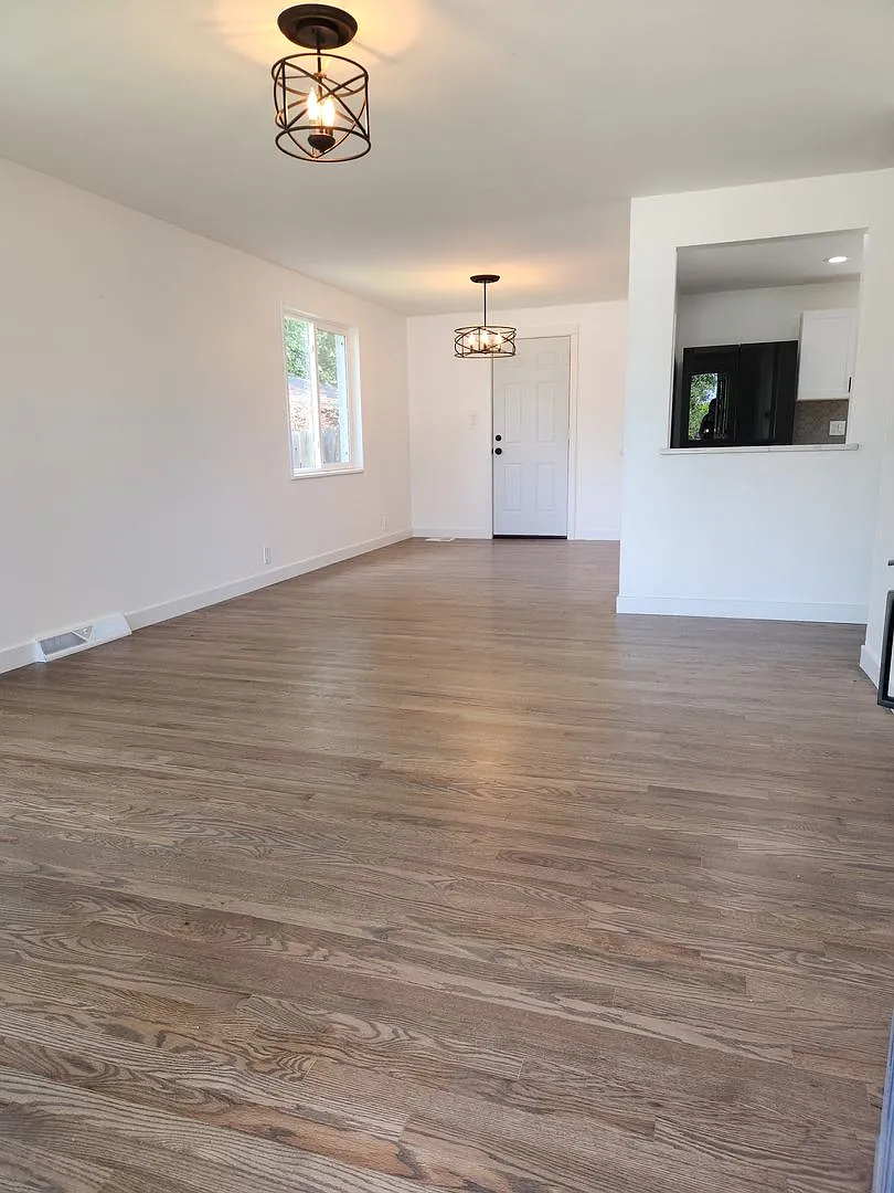 Completely renovated Ranch Style home in Englewood! — Photo 4