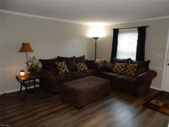 5th image of 104 Doncaster Ct #104