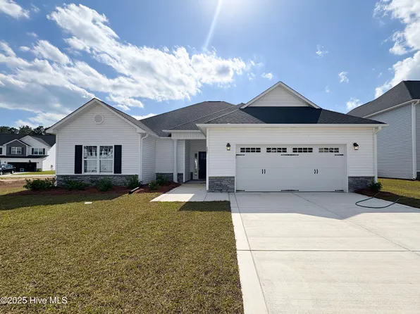 605 Carmel Drive, Sneads Ferry, NC 28460