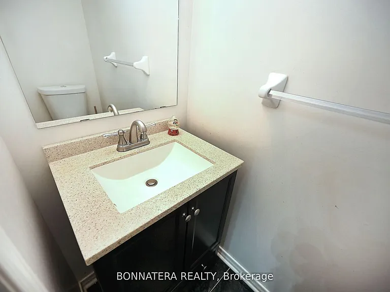 409 Hobbs Cres — Photo 17