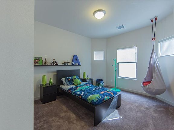 5th image of 405 Beach Tree Dr
