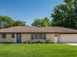S31W25098 Green Valley Dr, Waukesha, WI 53189