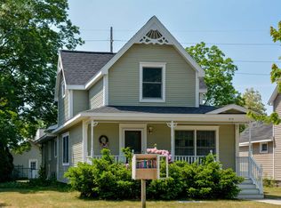 214 E 11th St, Traverse City, MI 49684