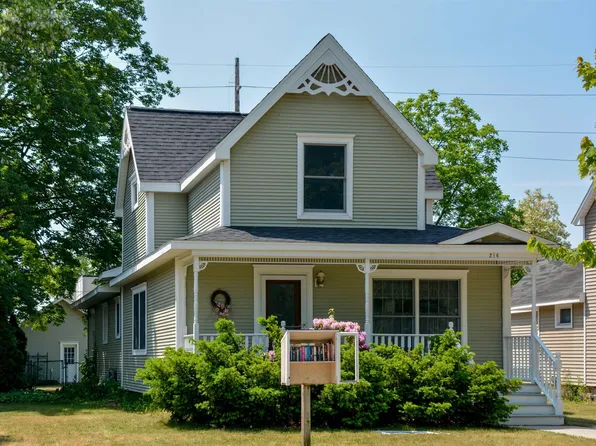 214 E 11th St, Traverse City, MI 49684