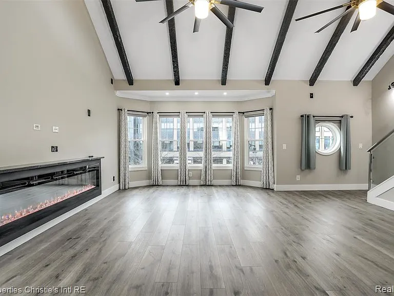 2542 Woodward Ave — Photo 4