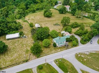 560 Tyrone Rd, Morgantown, WV 26508