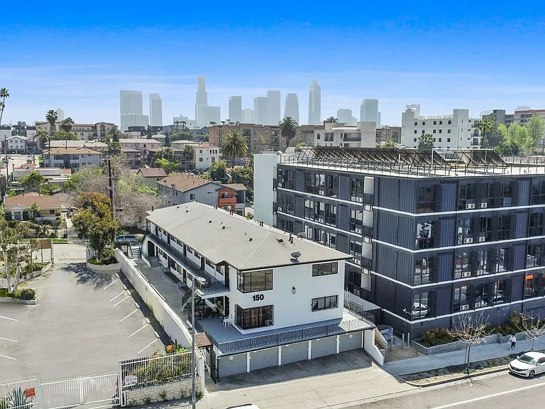 152 S Alvarado St — Photo 3