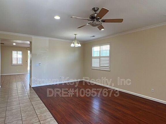 3rd image of 4757 Twin Oaks Dr