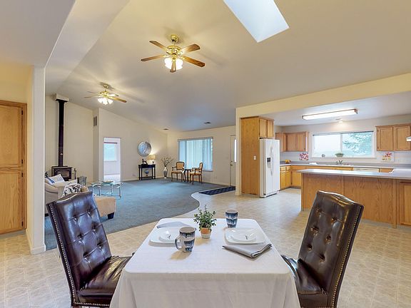 5th image of 1095 Butte Dr