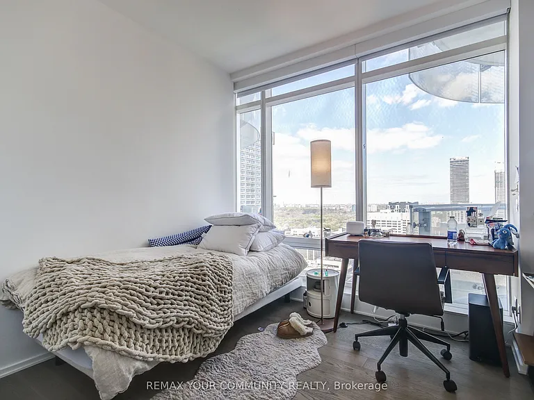 1 Bloor St E #2504 — Photo 10