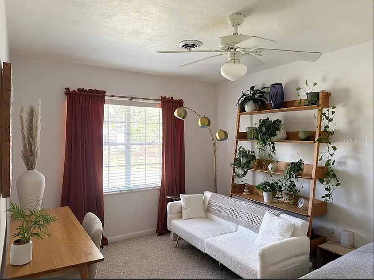 305 SE 10th Ave — Photo 4