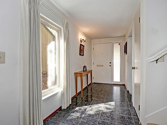 4th image of 6926 Monticello Ct