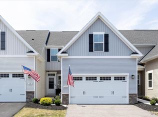200 Sandstone Cir, Grand Island, NY 14072
