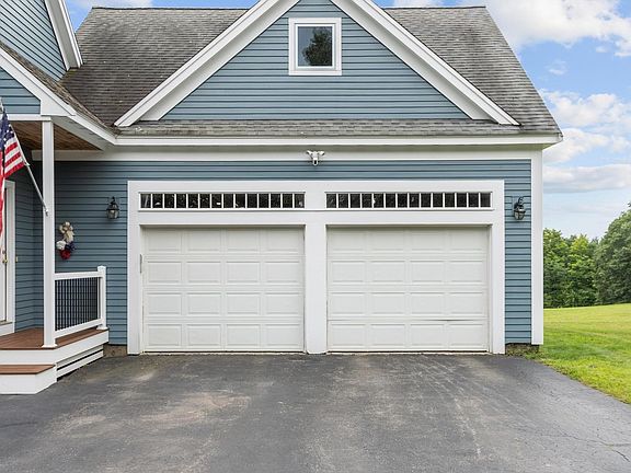 3rd image of 370 Sunnyhill Rd
