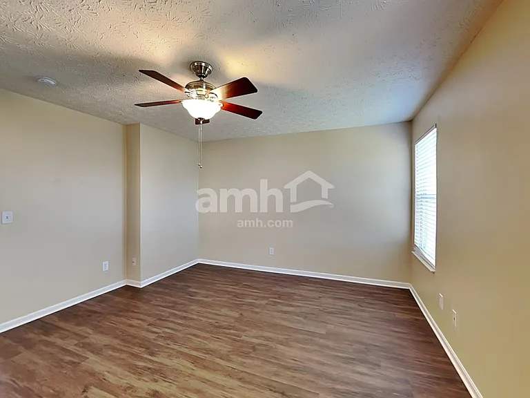 7451 Holyoke Cir — Photo 10