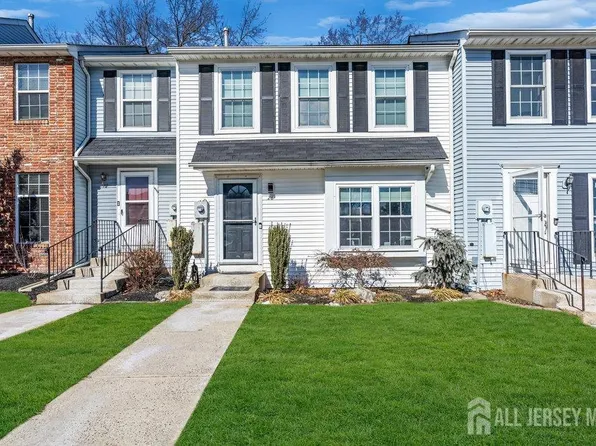 28 Byrnes Ln E, Sayreville, NJ 08872