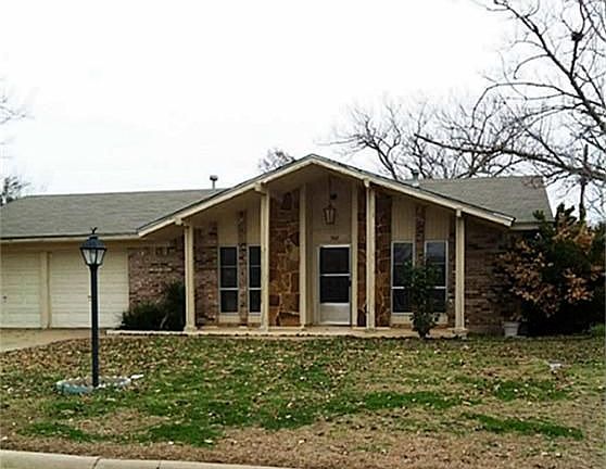 2nd image of 502 NE 39th Ave