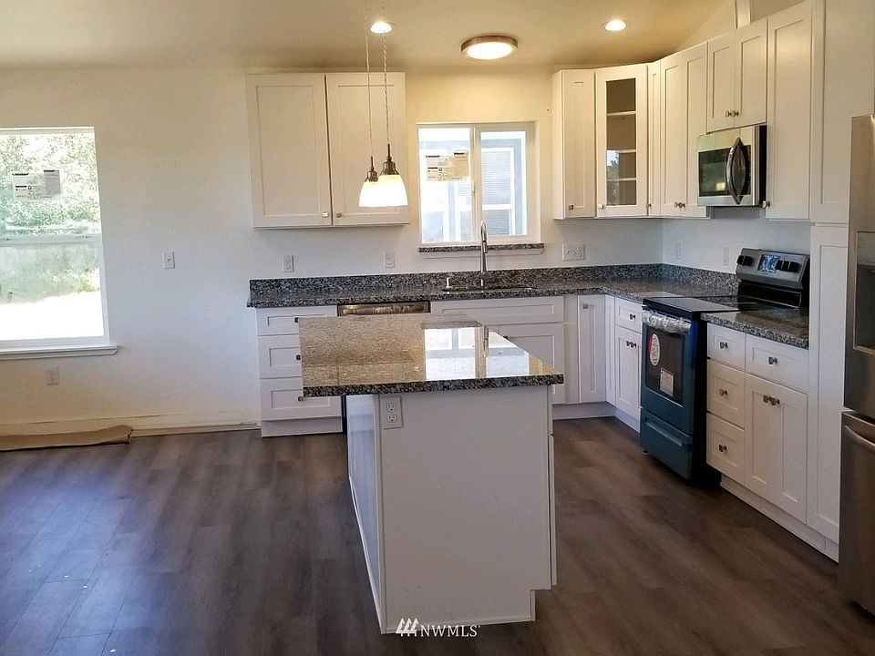 1st image of 904 Mount Olympus Ave SE