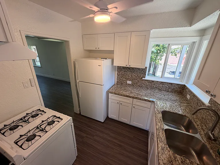 3310 Palm Ave — Photo 8