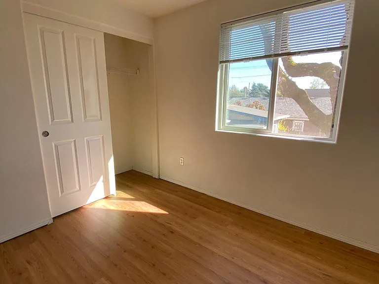 1227 NE 84th Ave — Photo 14