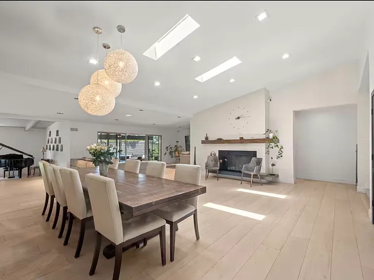 5433 Royer Ave — Photo 26