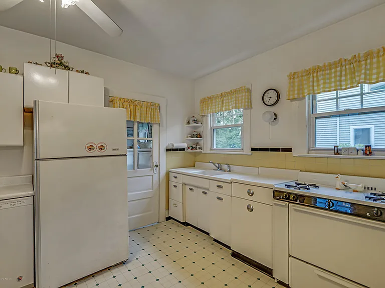 514 Brighton Ave — Photo 14
