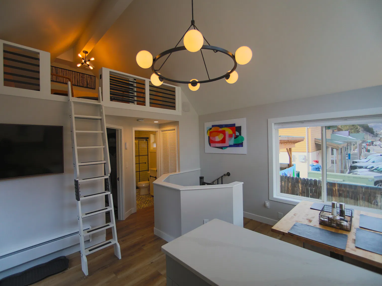 376 Pine St — Photo 2